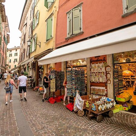 Appartamento Centro Storico Riva - Happy Rentals エクステリア 写真