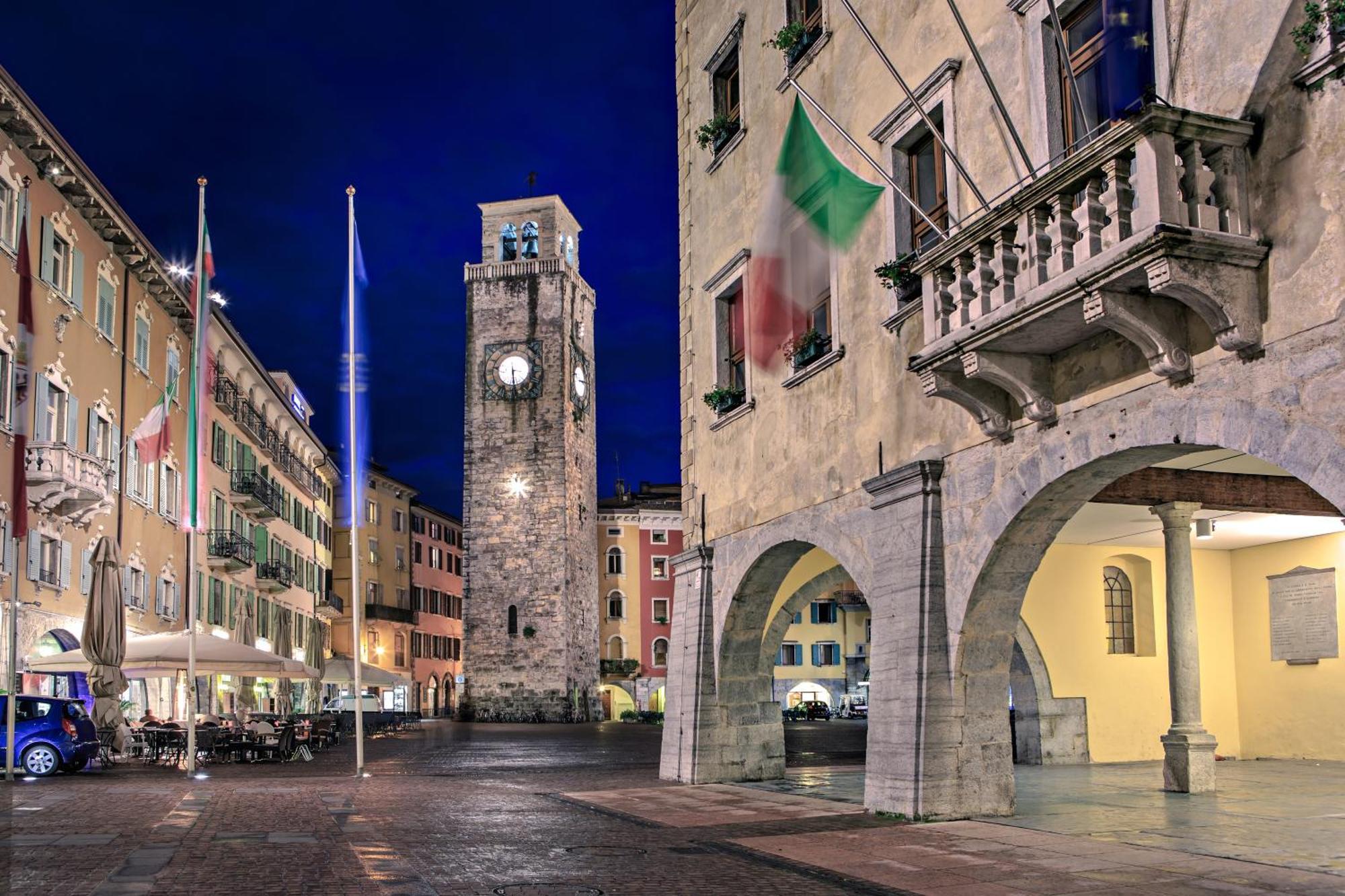 Appartamento Centro Storico Riva - Happy Rentals エクステリア 写真